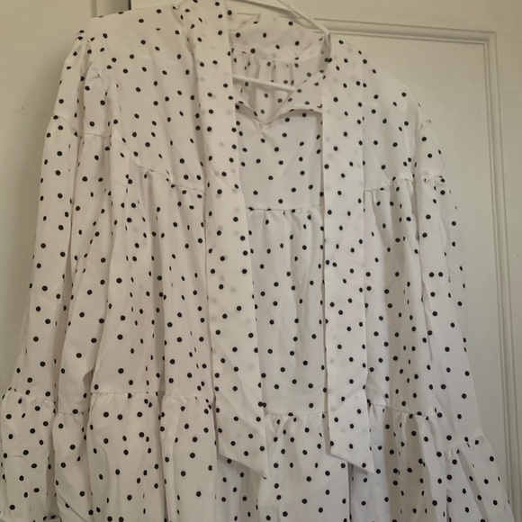 Beautiful blouse - Picture 1 of 3